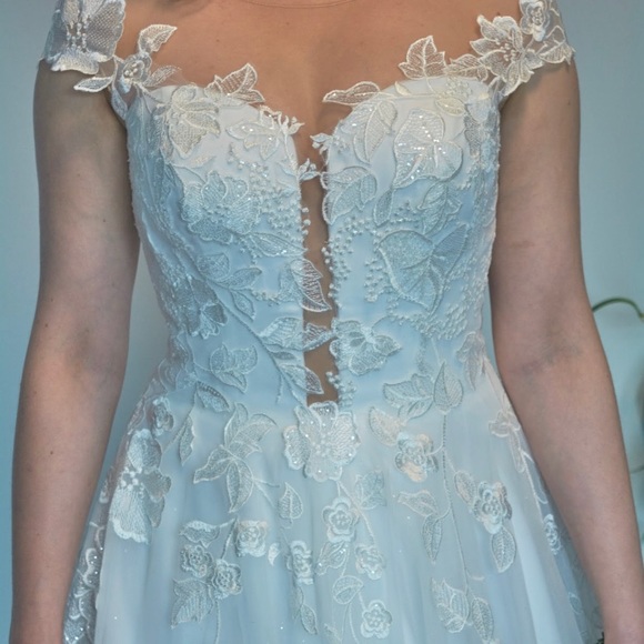 Off shoulder beaded wedding gown - Picture 5 of 6